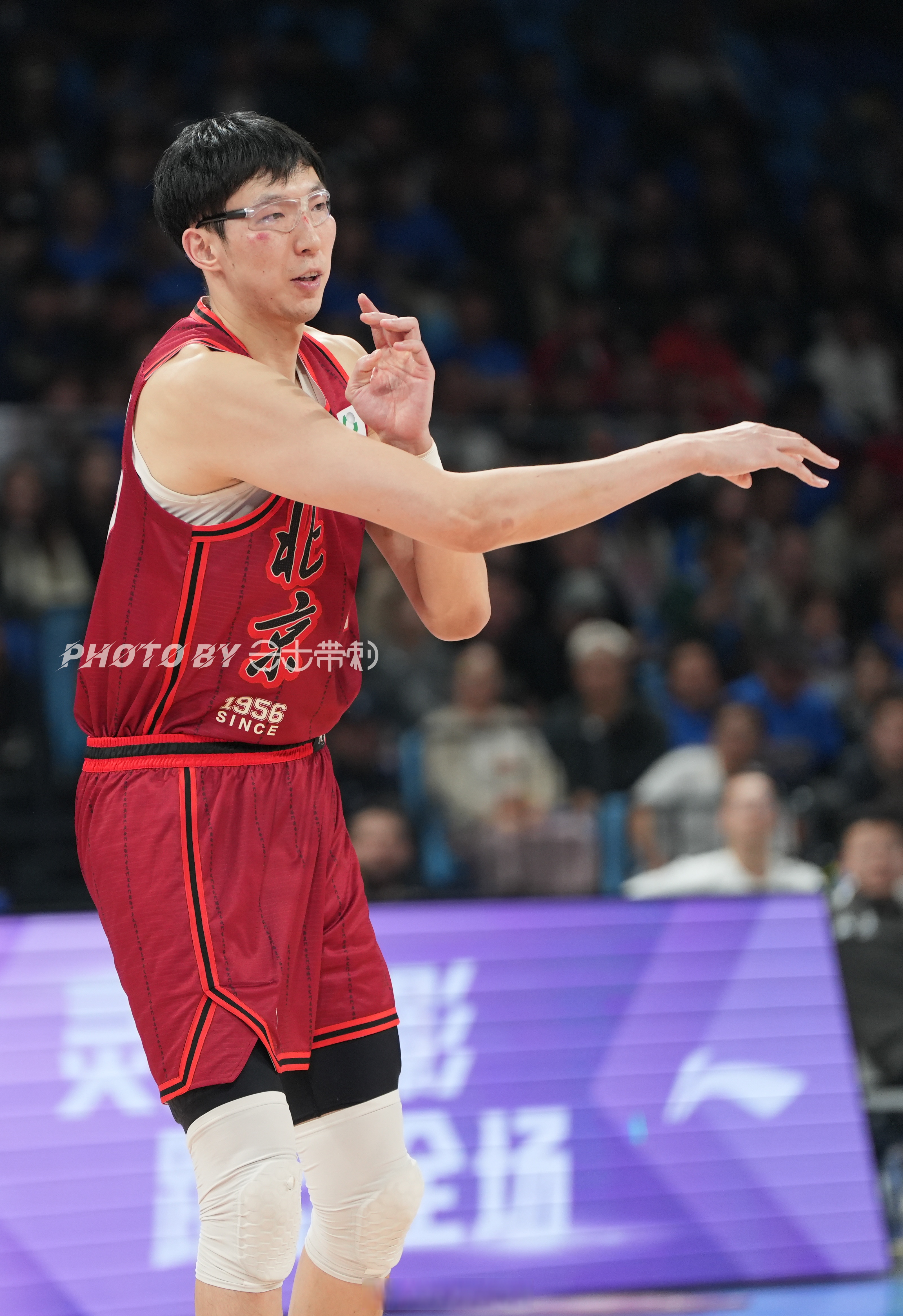 赛后NBA季后赛传出新动向；北京国安刷新队史纪录；管理层表态——更衣室稳定；控场能力受关注的简单介绍