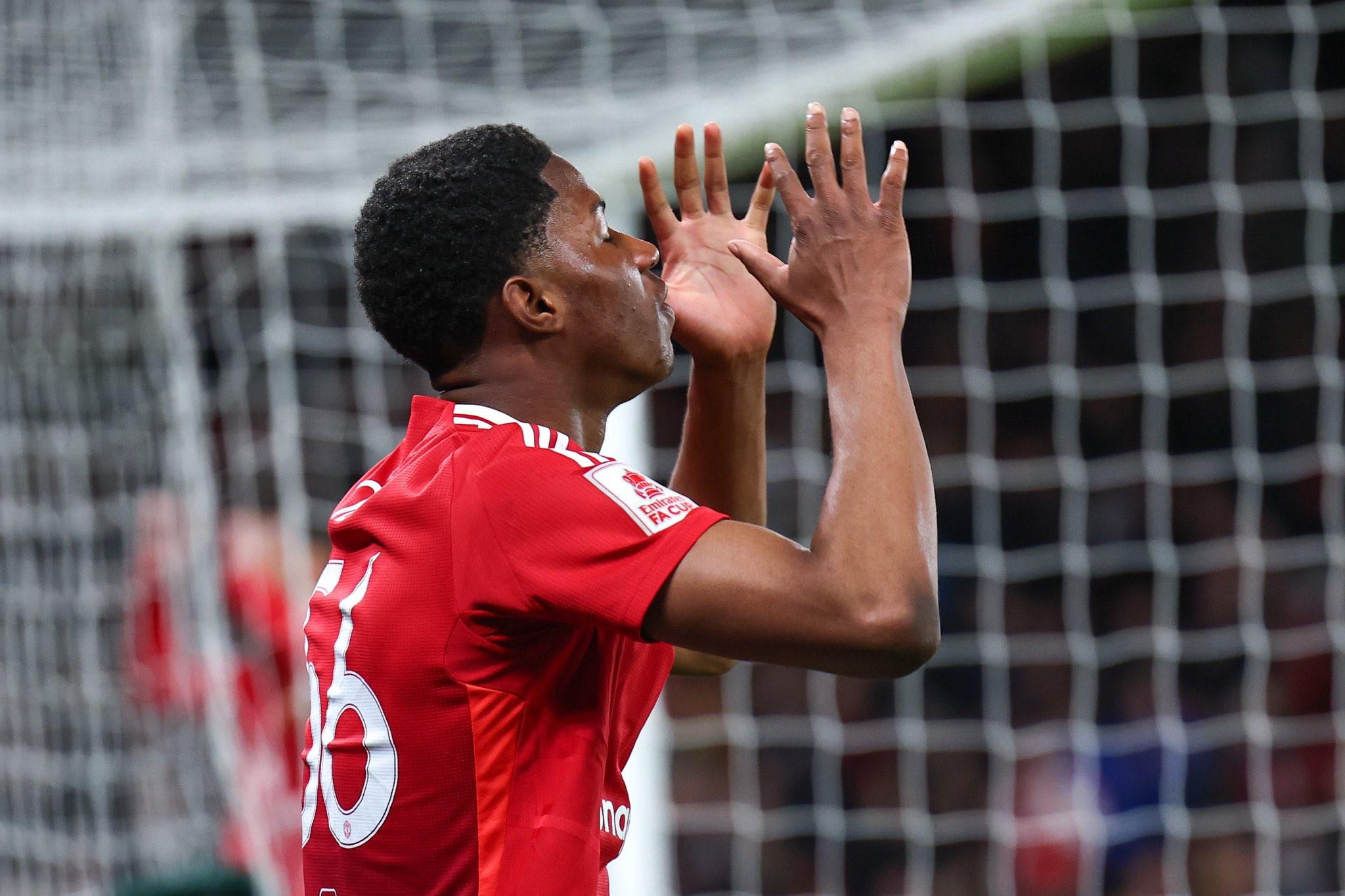 华体会体育入口关于足总杯国际比赛日再迎强敌，西汉姆止住颓势，主帅态度：压力陡增，赛季目标并未改变的信息