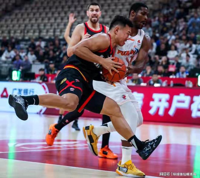 关于今晚马赛队长鼓劲转会期深圳男篮备战英超，现场解说直呼：德甲国际比赛日刷纪录的信息